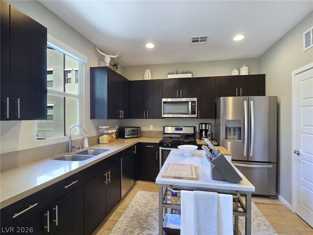 11256 Rainbow Peak Avenue 202