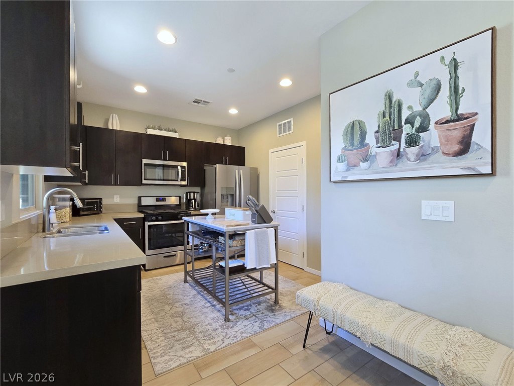 11256 Rainbow Peak Avenue 202