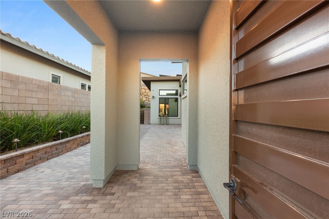 445 Cliff Terrace Avenue