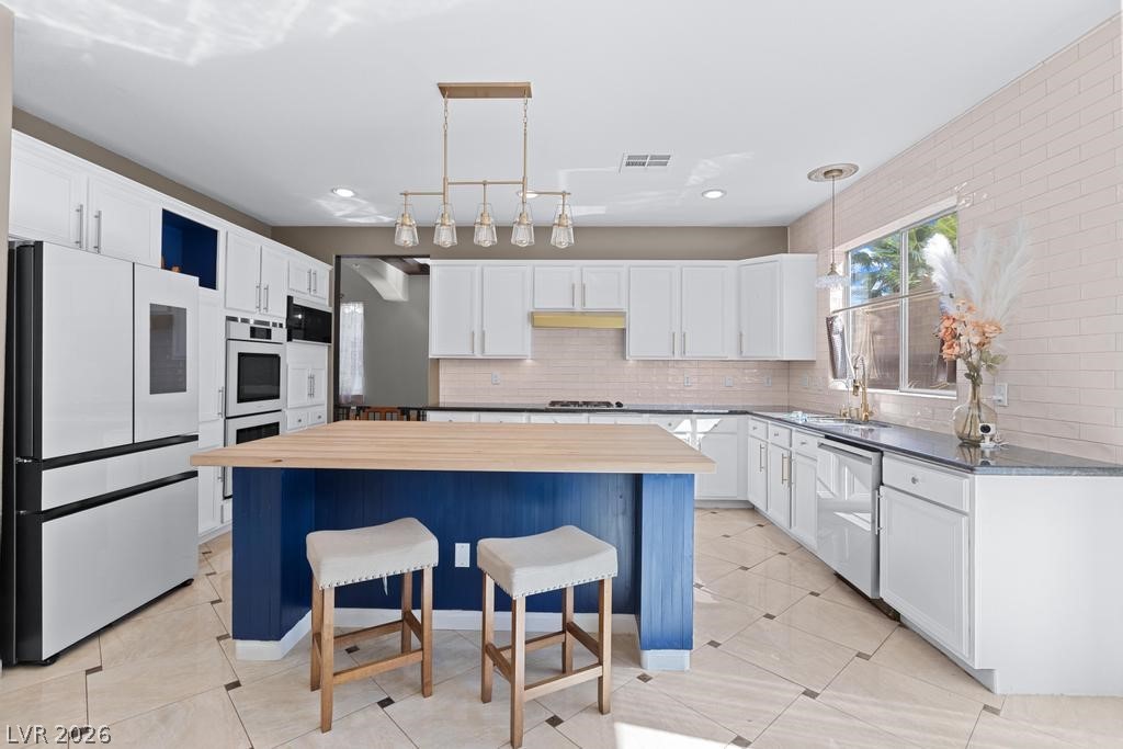 10029 Village Walk Avenue