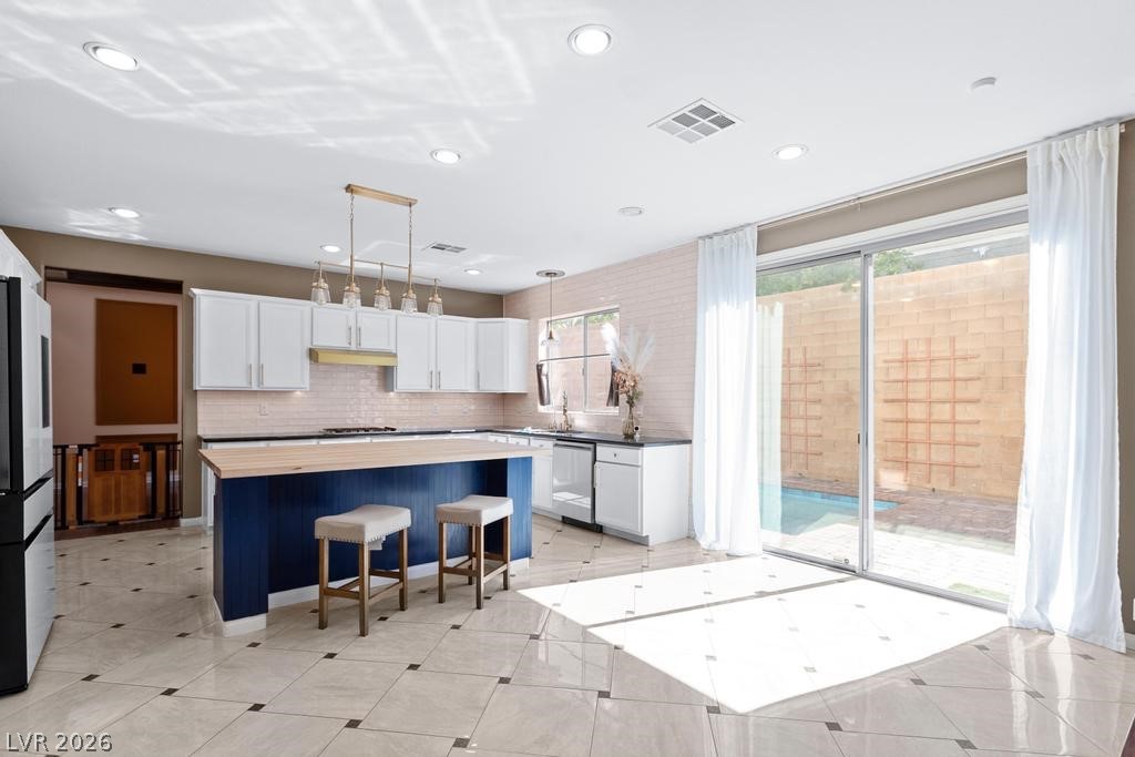 10029 Village Walk Avenue