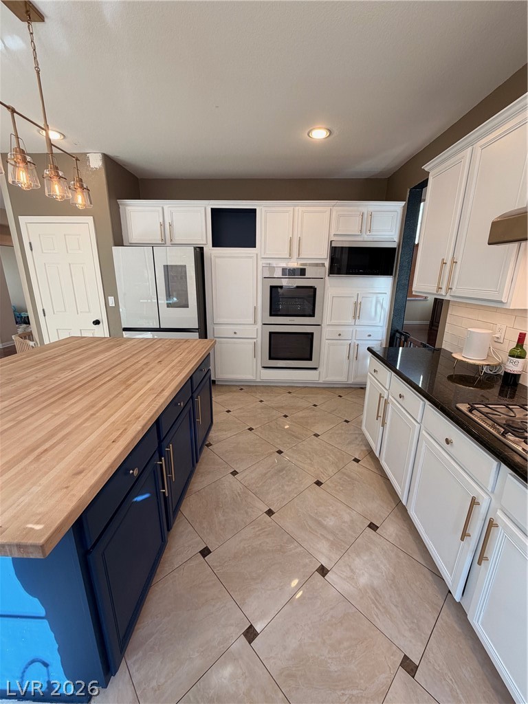 10029 Village Walk Avenue