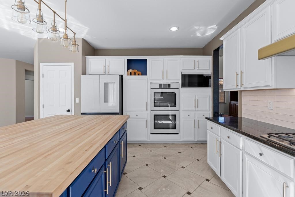 10029 Village Walk Avenue