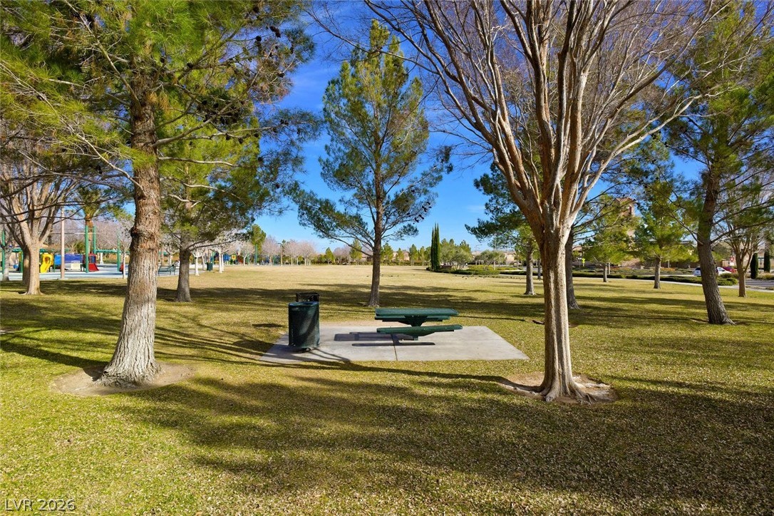 11733 Via Esperanza Avenue