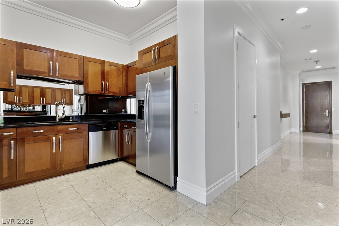 4525 Dean Martin Drive 304