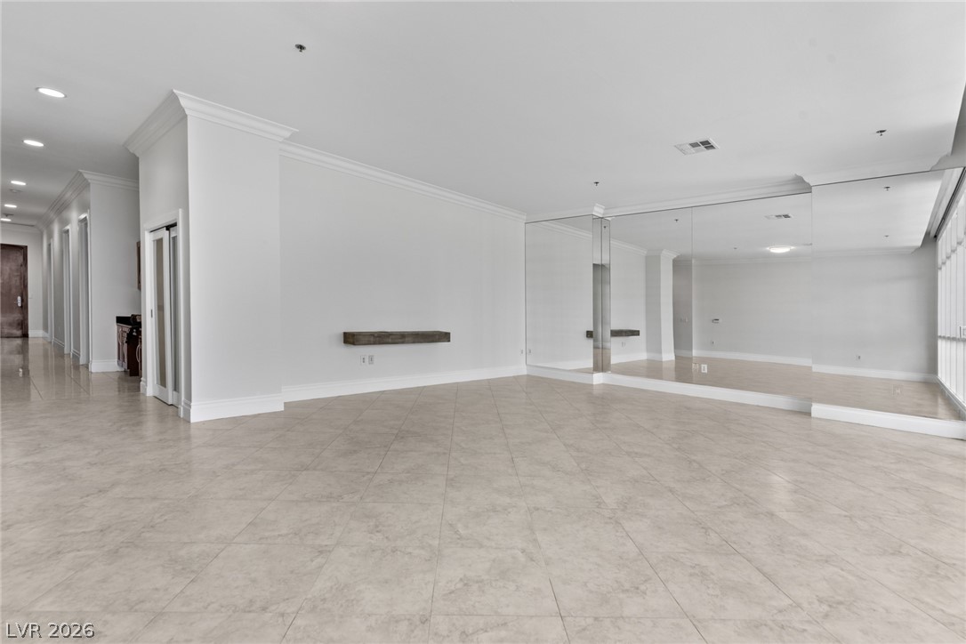 4525 Dean Martin Drive 304