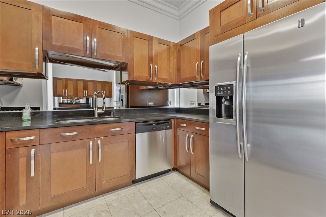 4525 Dean Martin Drive 304