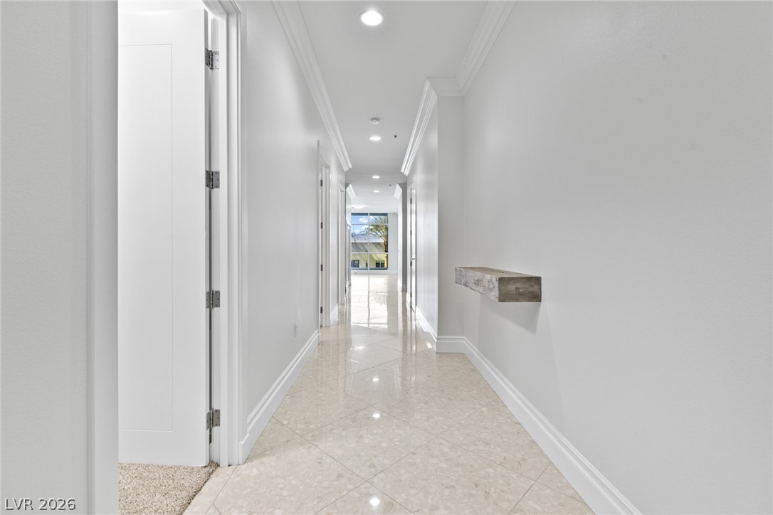 4525 Dean Martin Drive 304