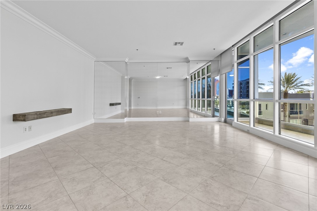 4525 Dean Martin Drive 304