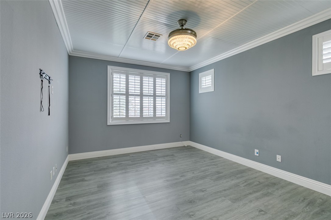 5527 Aurora Crest Avenue