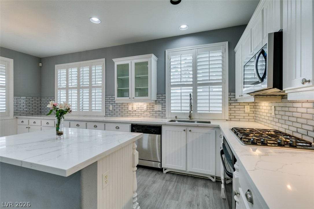 5527 Aurora Crest Avenue