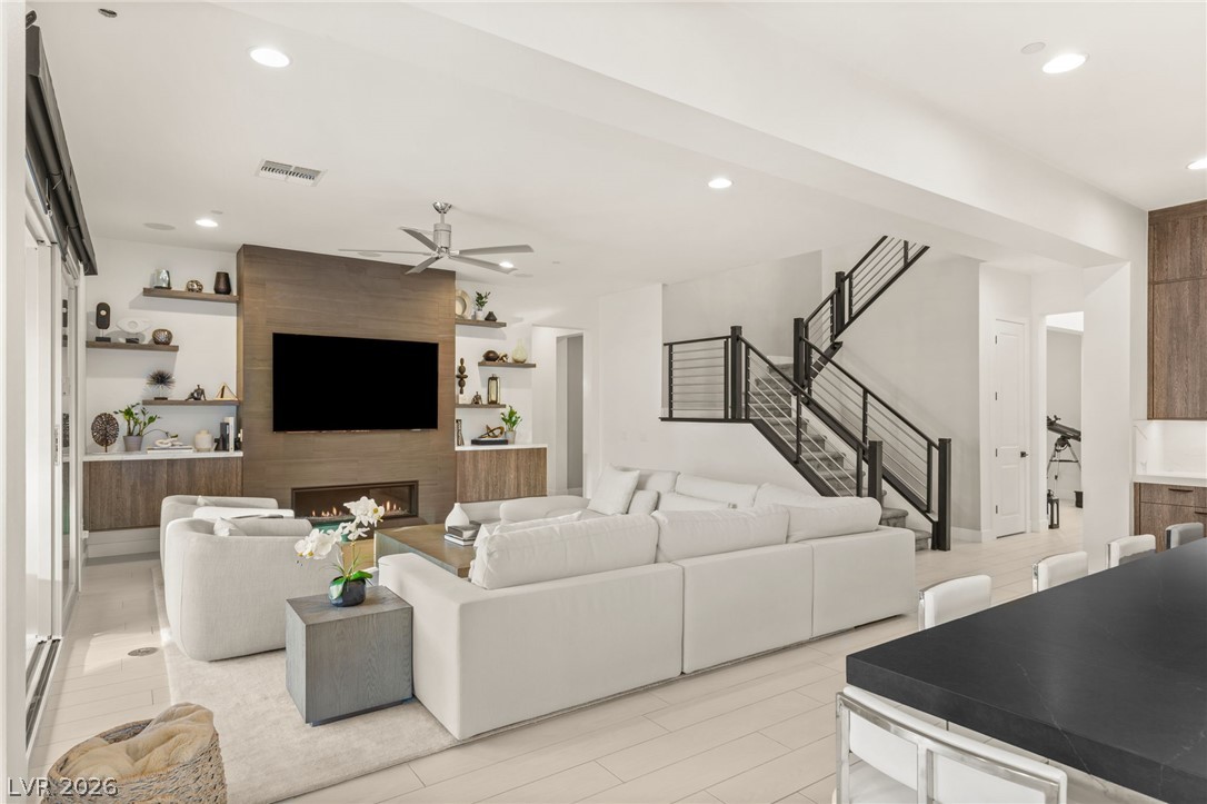 2158 Alto Vista Drive