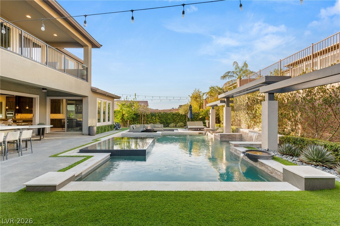 2158 Alto Vista Drive