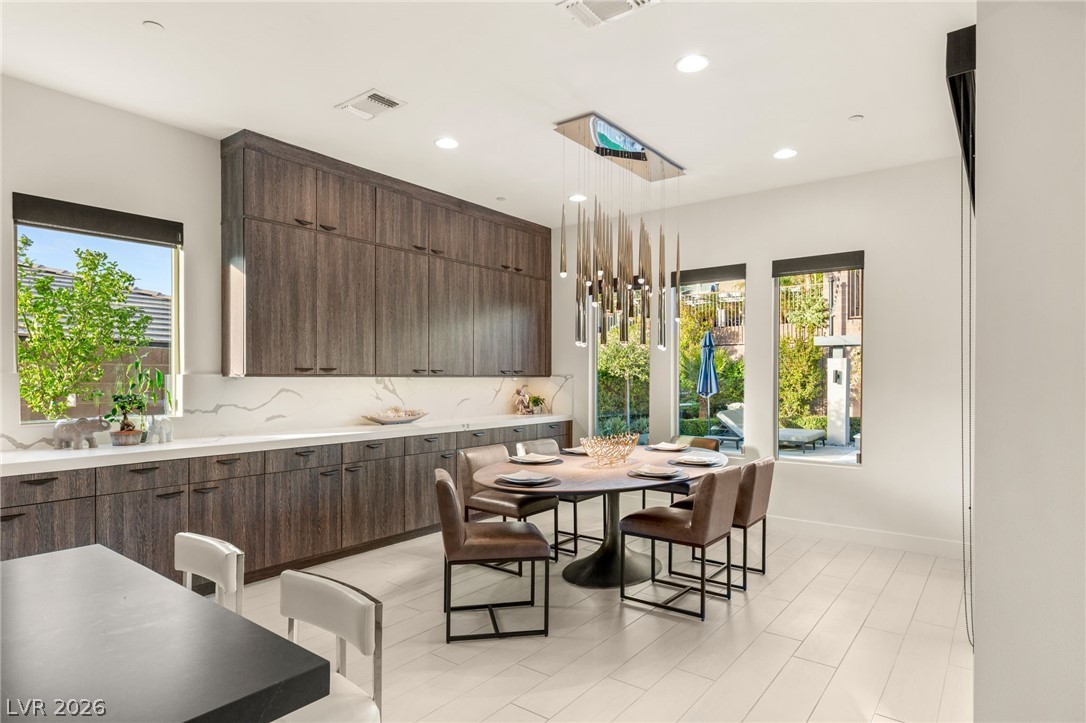 2158 Alto Vista Drive