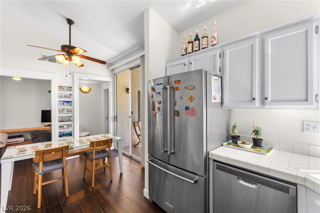 1830 North Buffalo Drive 2097