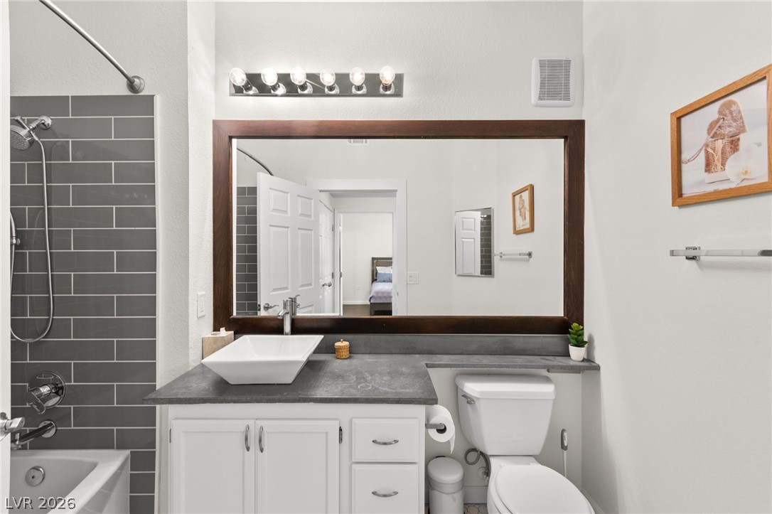 1830 North Buffalo Drive 2097