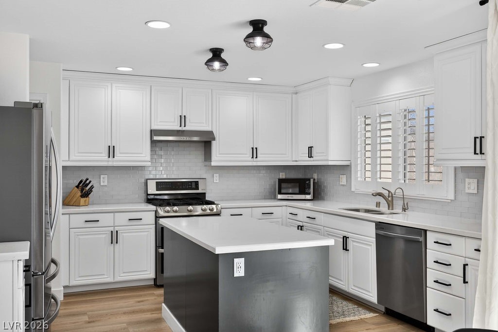 7030 Oakwood Pines Court