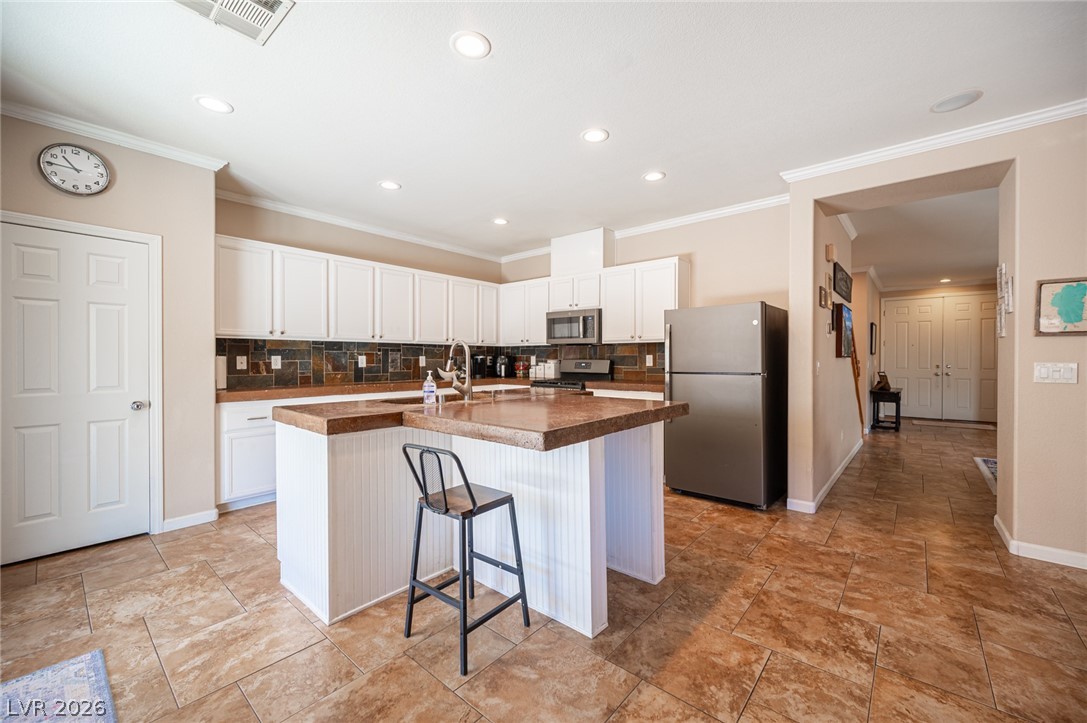 925 Cascade Light Avenue