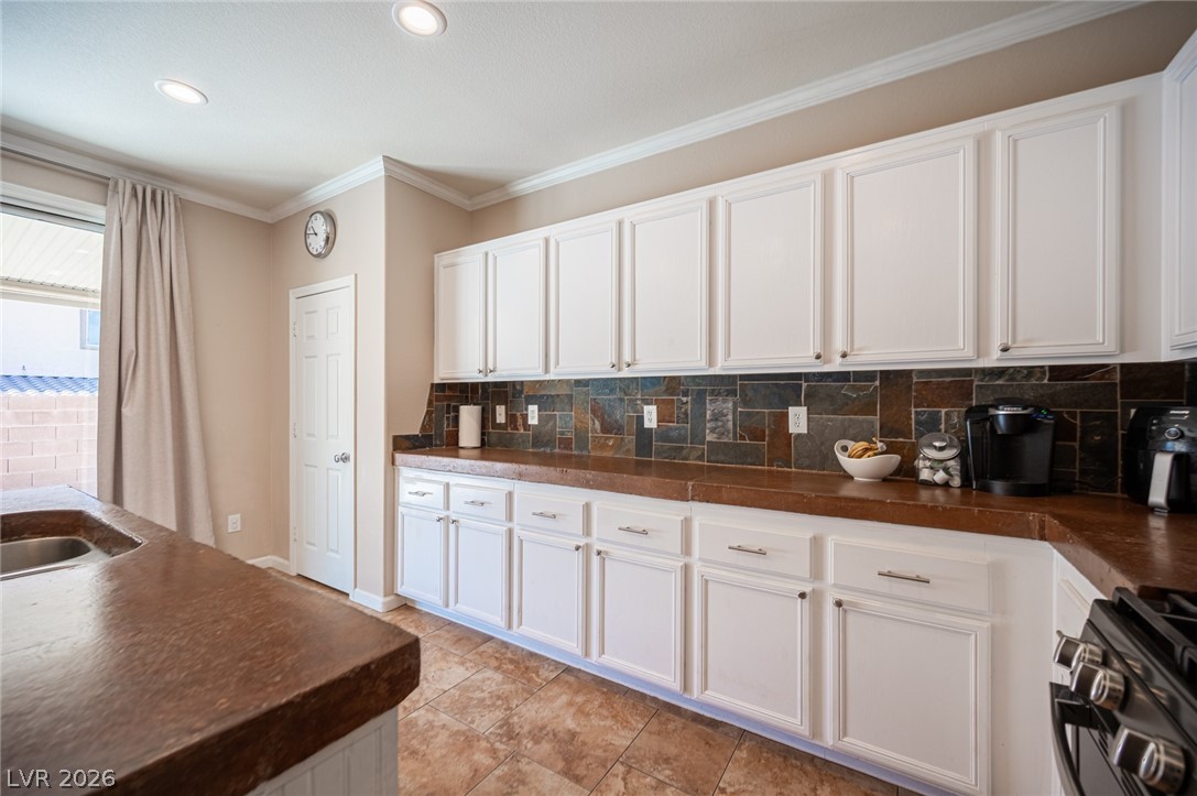 925 Cascade Light Avenue