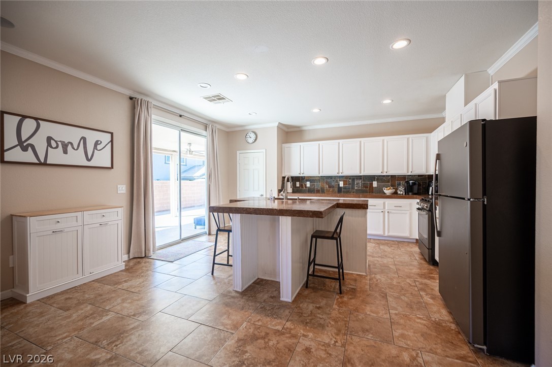 925 Cascade Light Avenue