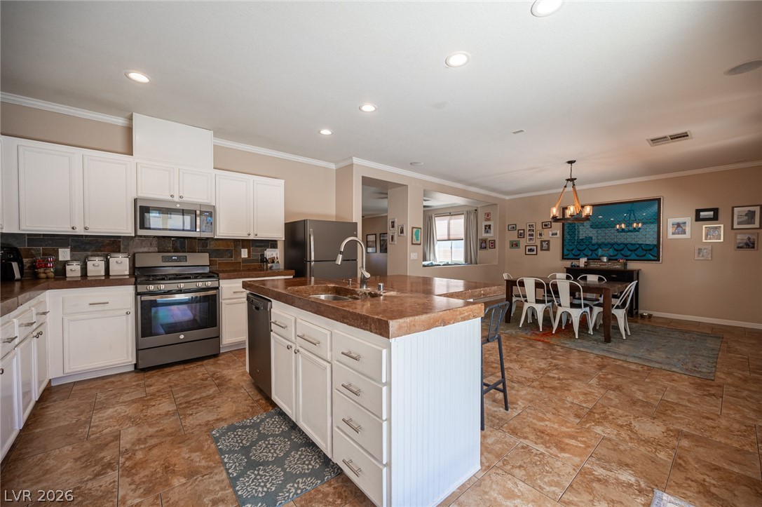 925 Cascade Light Avenue