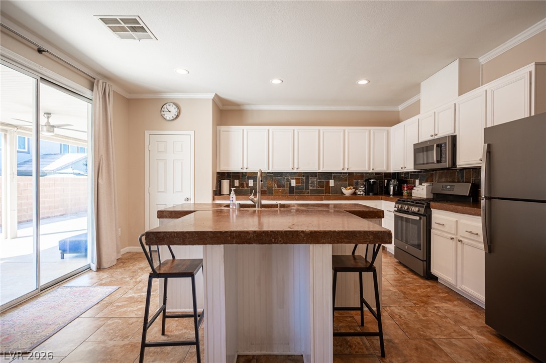 925 Cascade Light Avenue