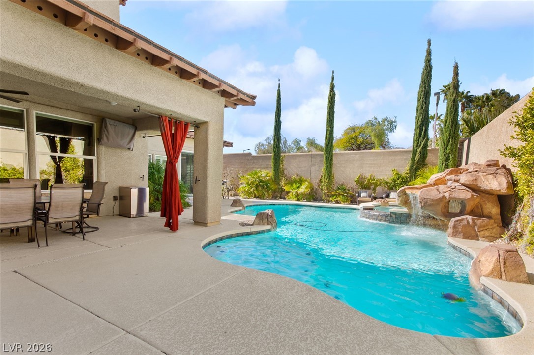 11558 Trevi Fountain Avenue