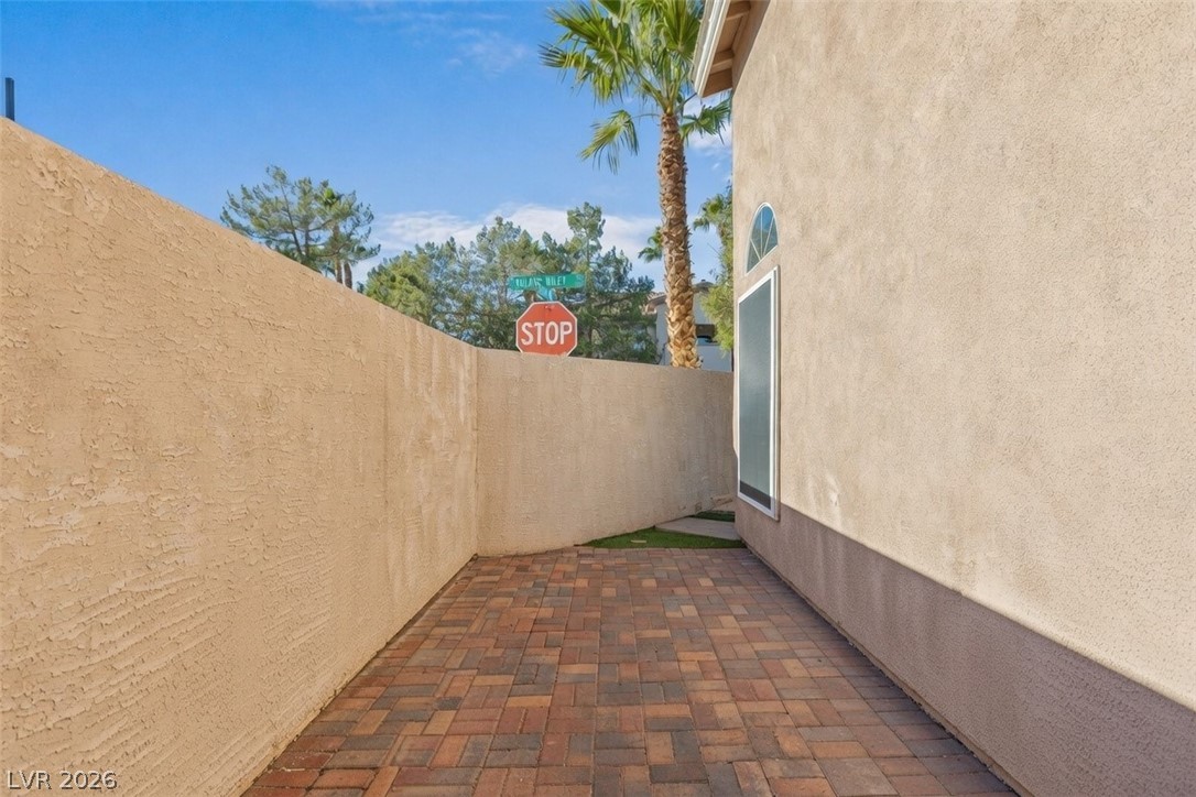 121 Golf Range Street