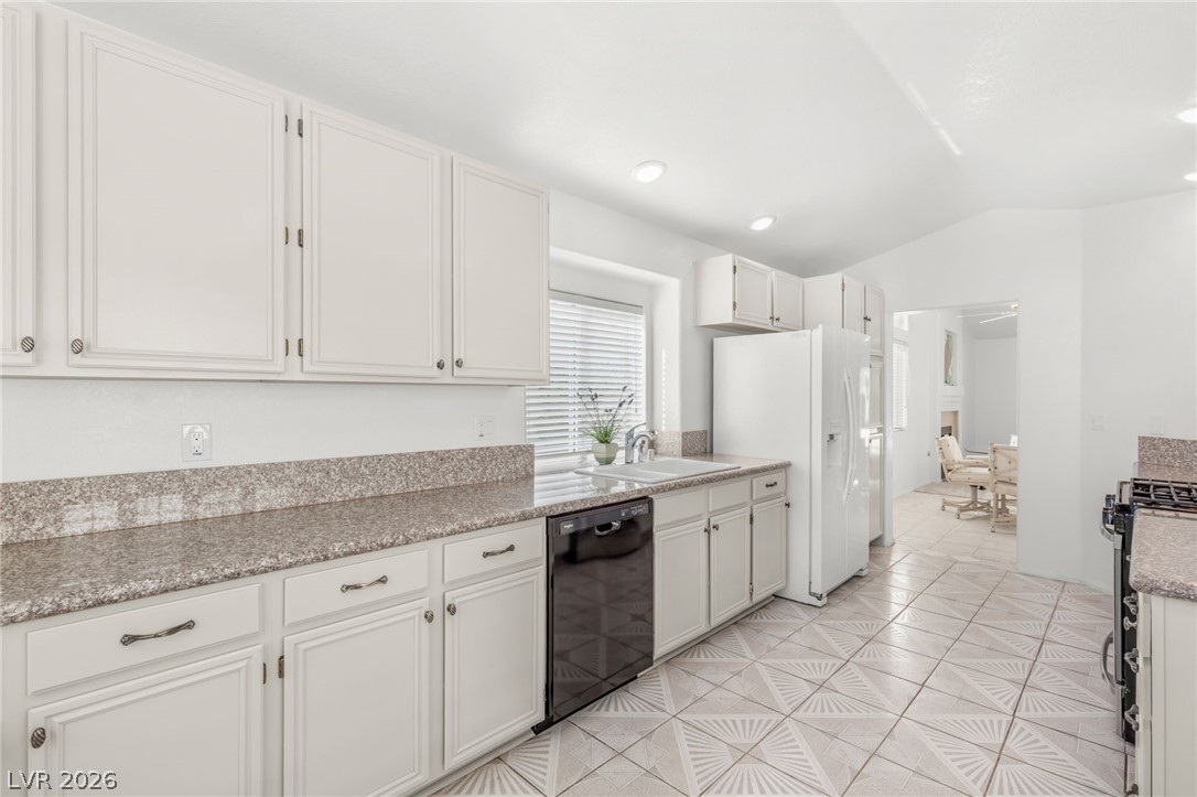 3941 Round Wood Street