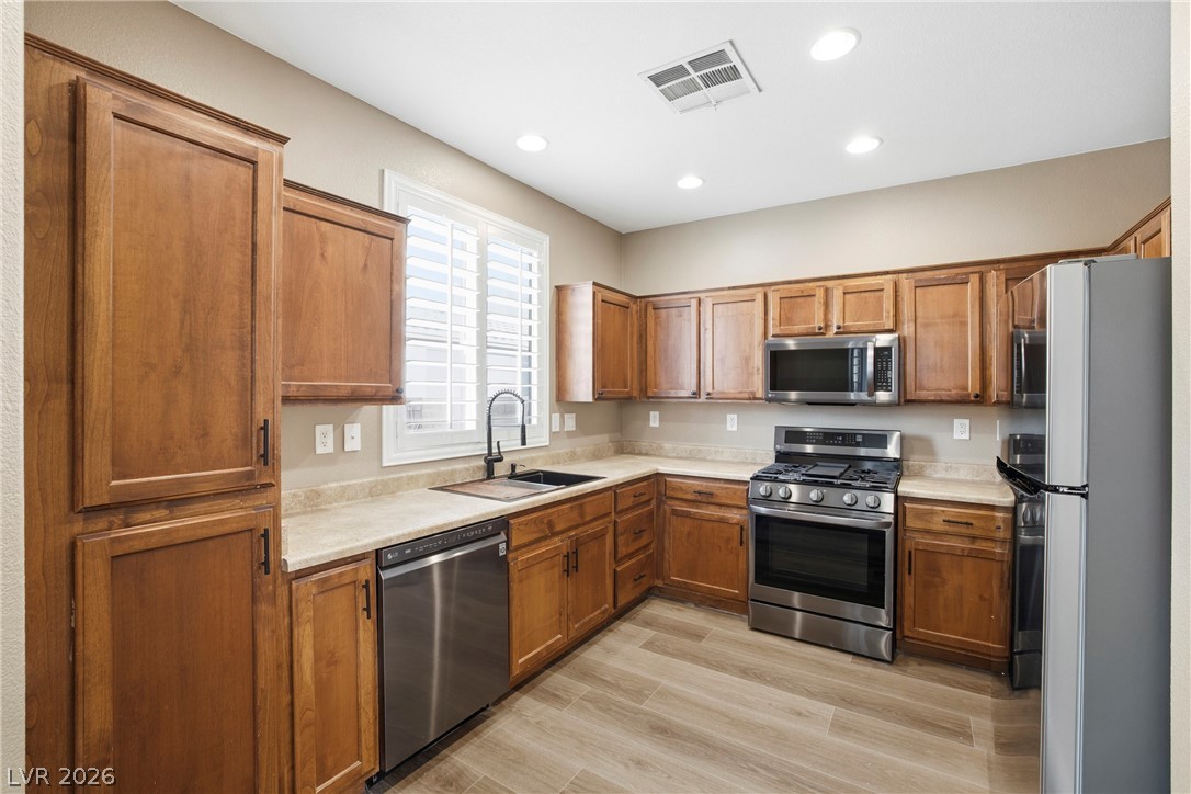 7616 Perla Del Mar Avenue