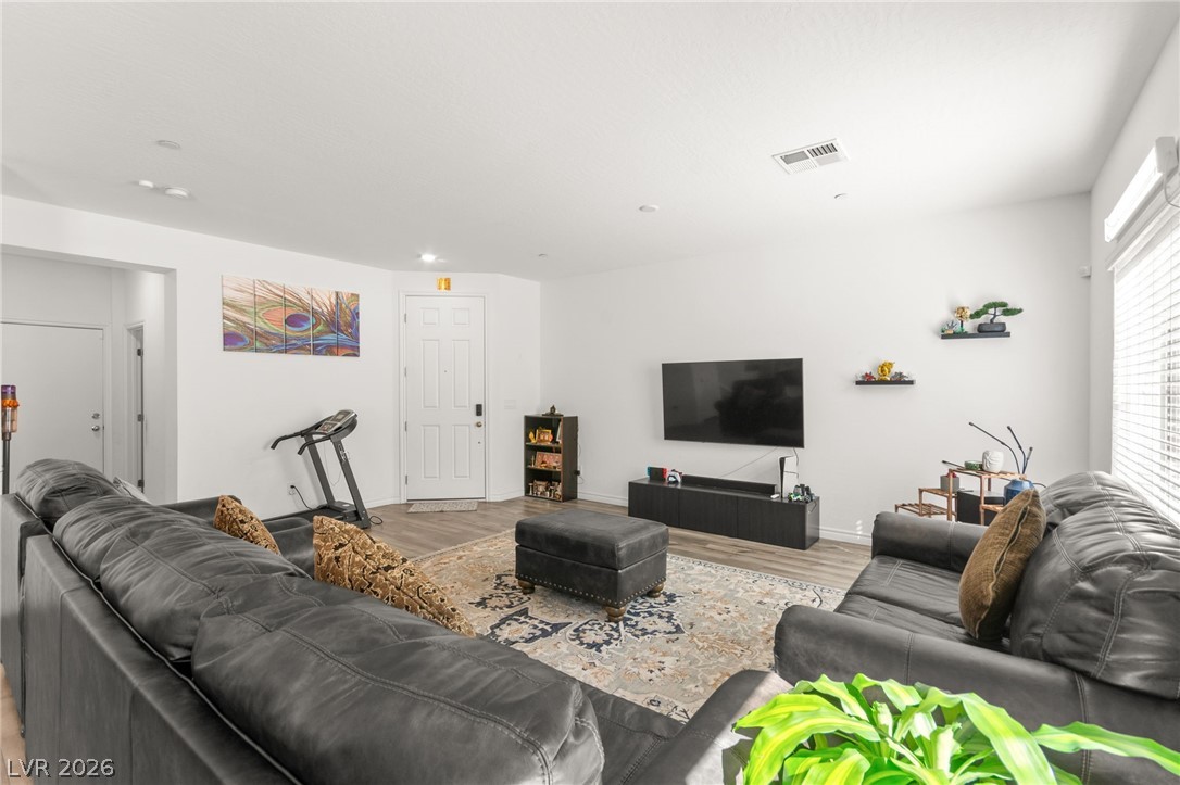 275 Luna Valley Way 1013