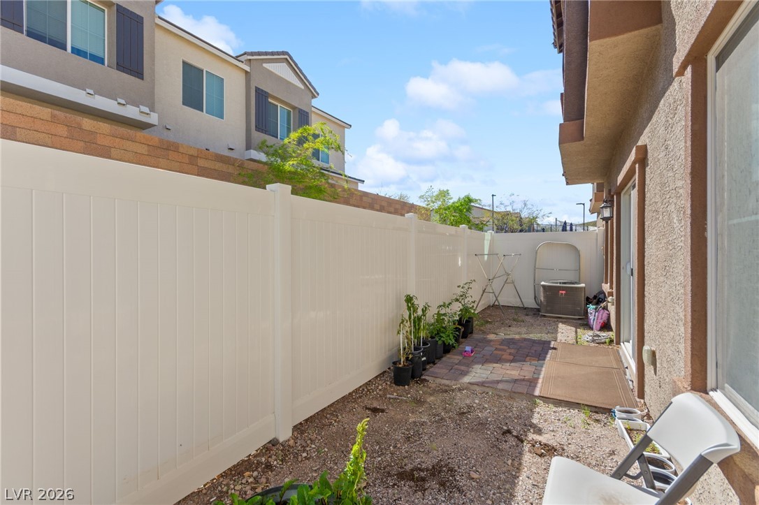 275 Luna Valley Way 1013