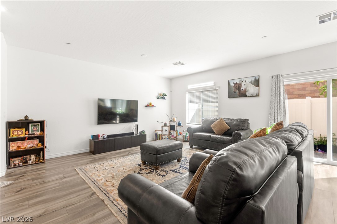 275 Luna Valley Way 1013