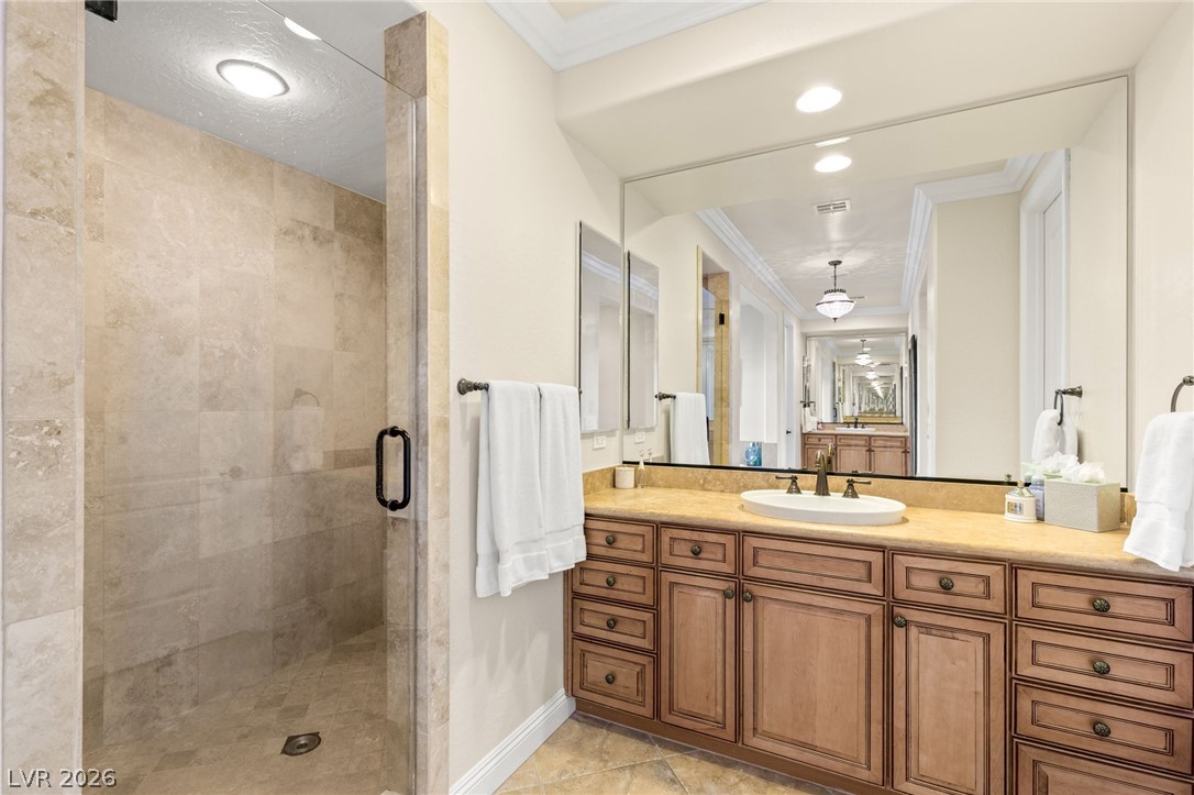 2233 Boutique Avenue