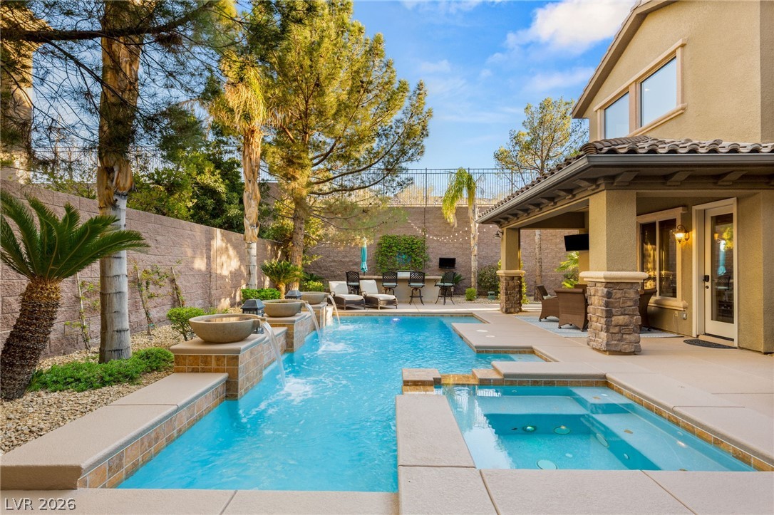 2233 Boutique Avenue