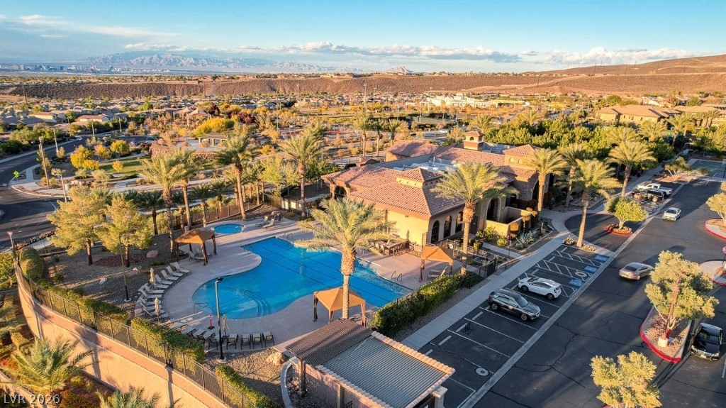 2233 Boutique Avenue