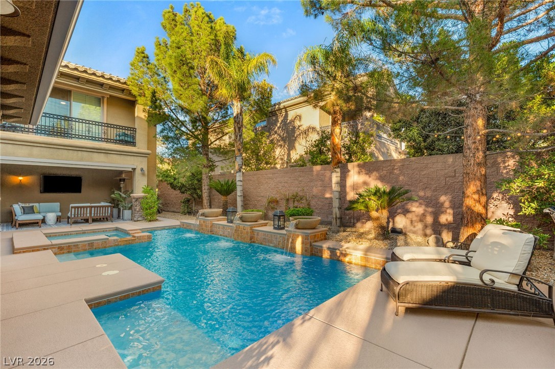 2233 Boutique Avenue