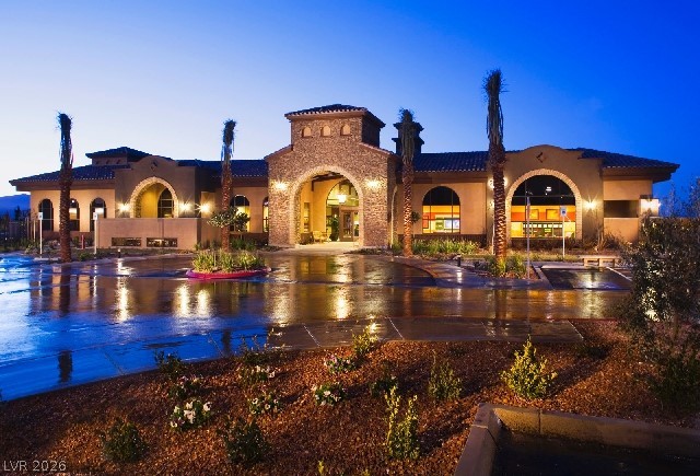 2233 Boutique Avenue