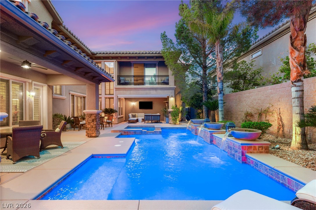 2233 Boutique Avenue