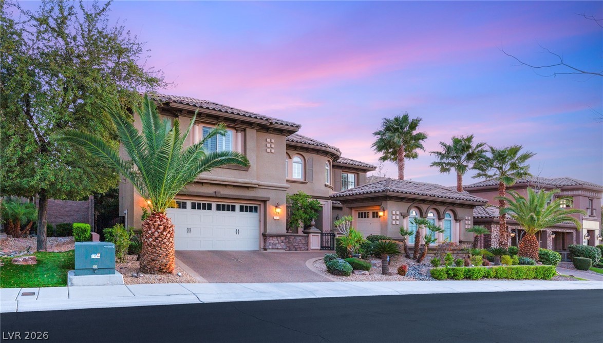 2233 Boutique Avenue