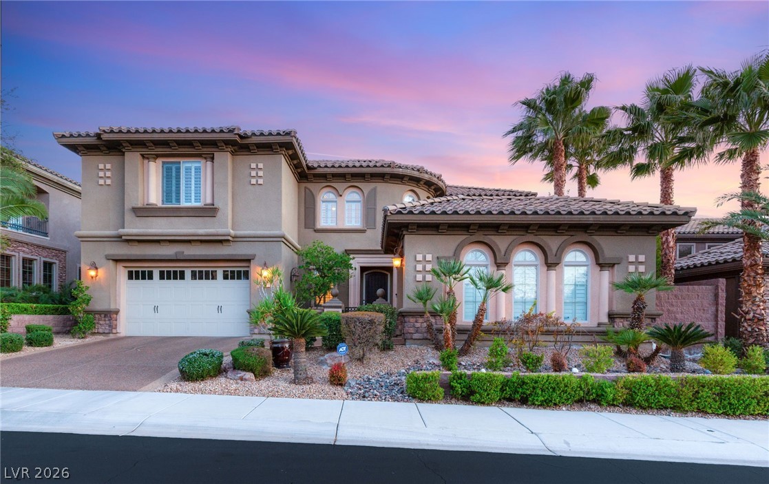 2233 Boutique Avenue