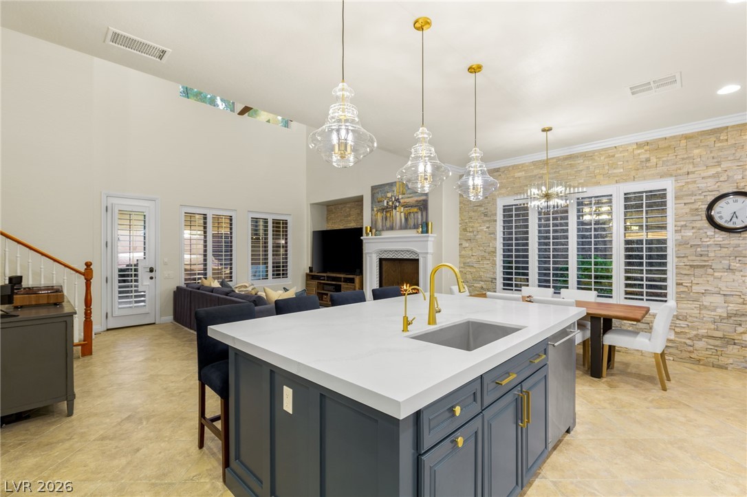 2233 Boutique Avenue