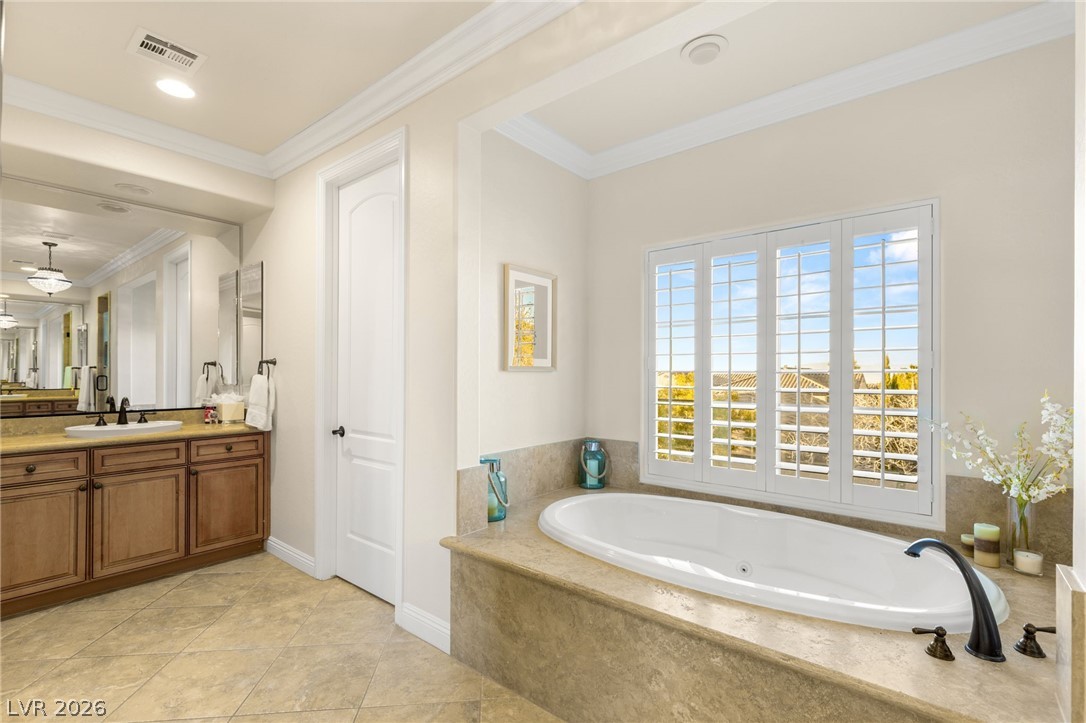 2233 Boutique Avenue