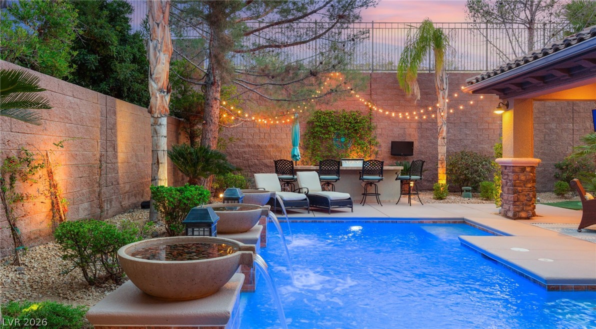 2233 Boutique Avenue