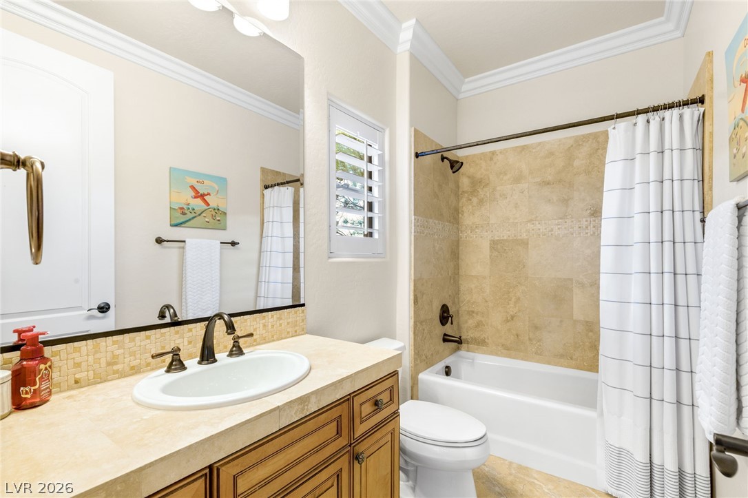 2233 Boutique Avenue