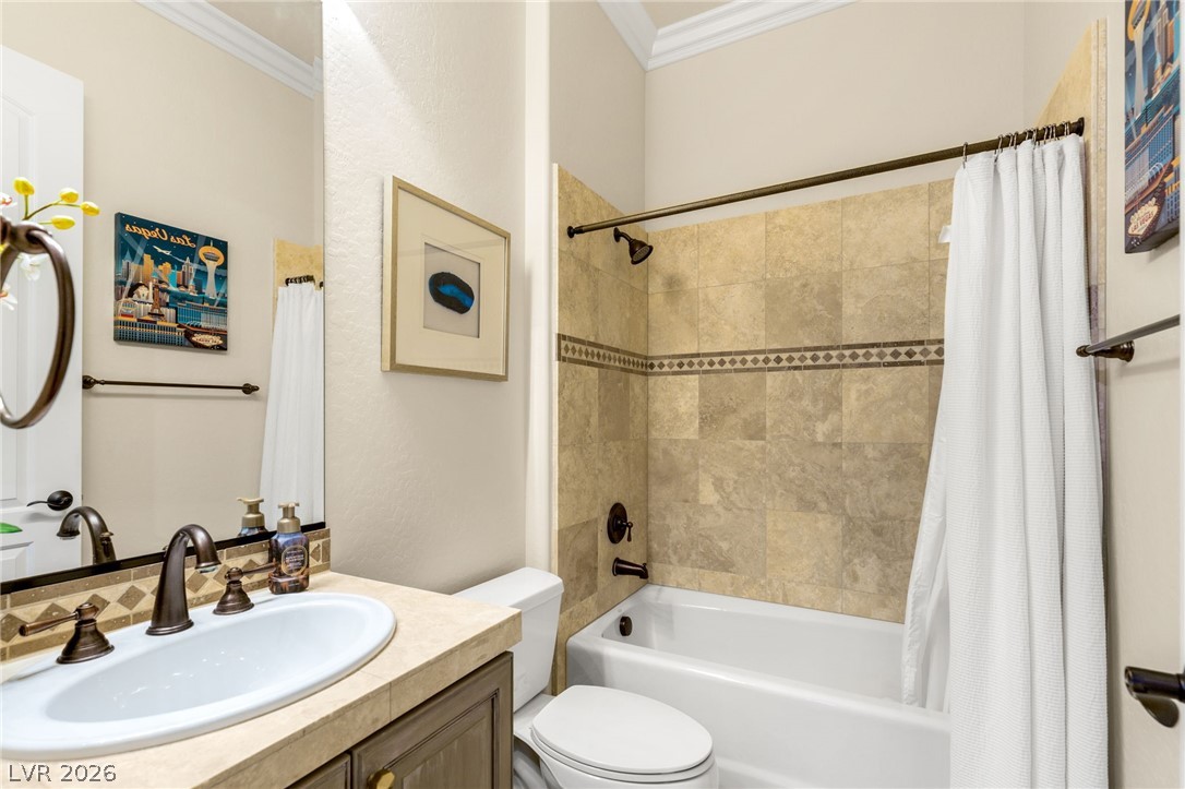 2233 Boutique Avenue