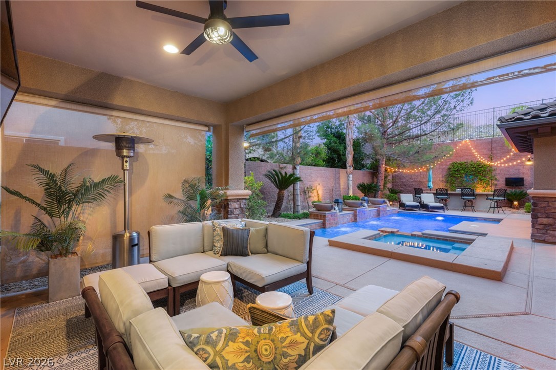 2233 Boutique Avenue