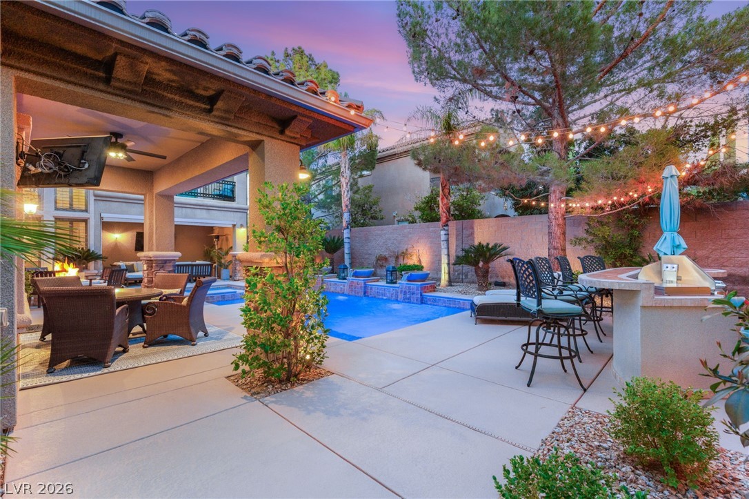 2233 Boutique Avenue