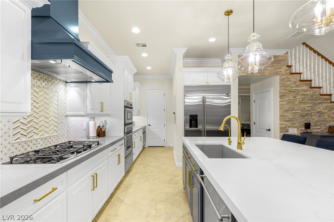 2233 Boutique Avenue