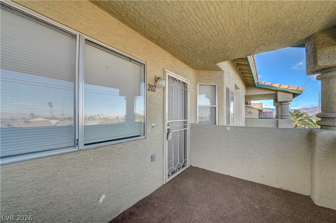 332 South Buffalo Drive 202